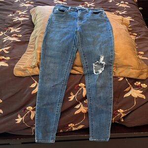 Levi's Distressed Denim Skinny Jeans